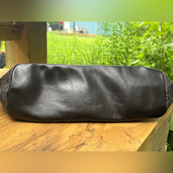 Giani Bernini 2 Tone Leather Shoulder Tote - Picture 9 of 9